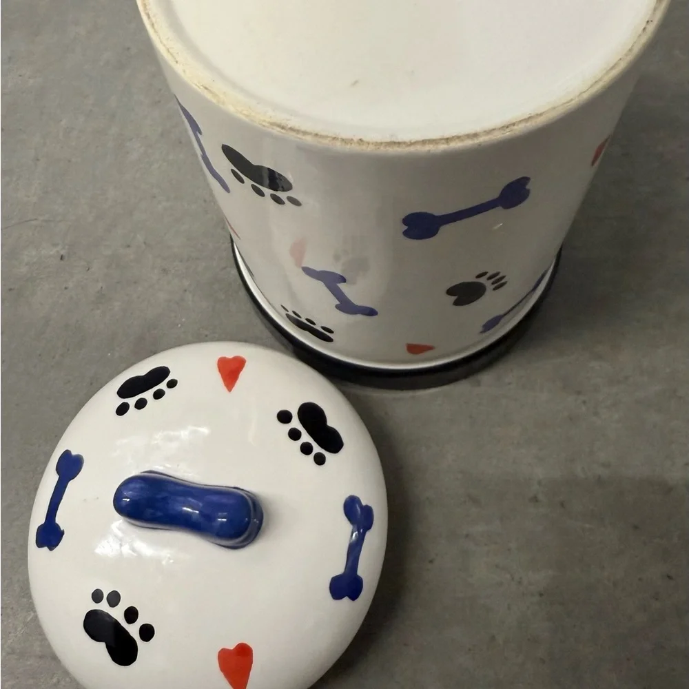 Ceramic “Grrreat Treats” Dog Treat Jar With Lid In White, Black, Blue, Red